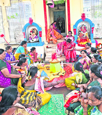 వాసవీమాతకు అభిషేకాలు 3