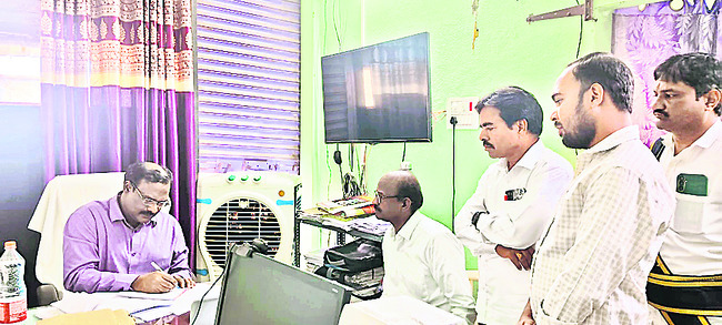 సత్వరమే సమస్యలు పరిష్కరించాలి1