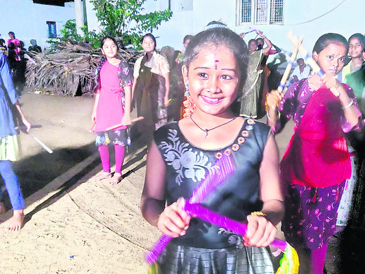 కోలాటం.. సంబరం3