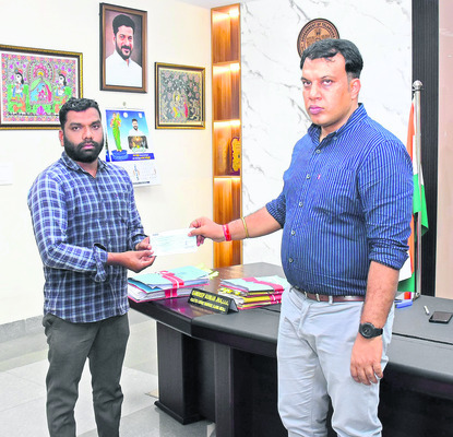 కలెక్టర్ ఆర్థిక చేయూత1