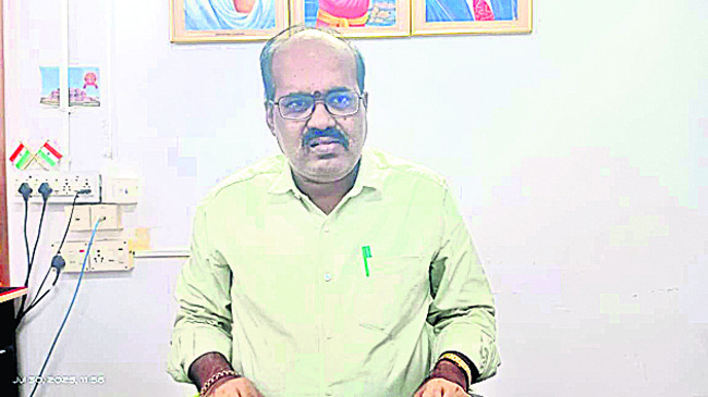 మరుగుదొడ్ల నిర్మాణాలు పూర్తిచేయాలి ˘
2