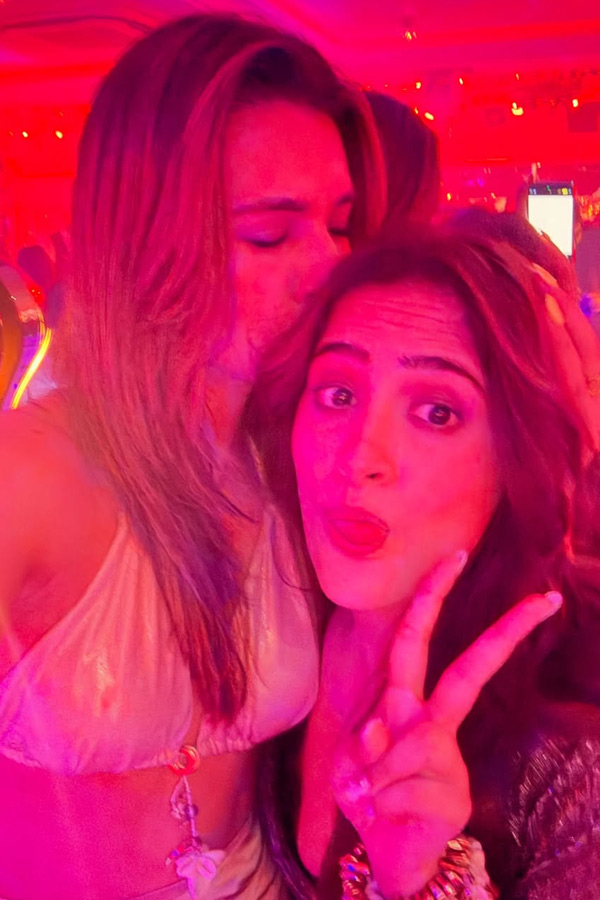 Actress Kriti Sanon Birthday Celebrations Photos17