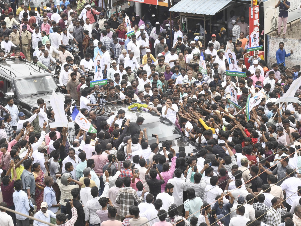 Huge Crowd At YS Jagan Nellore Tour Photos1