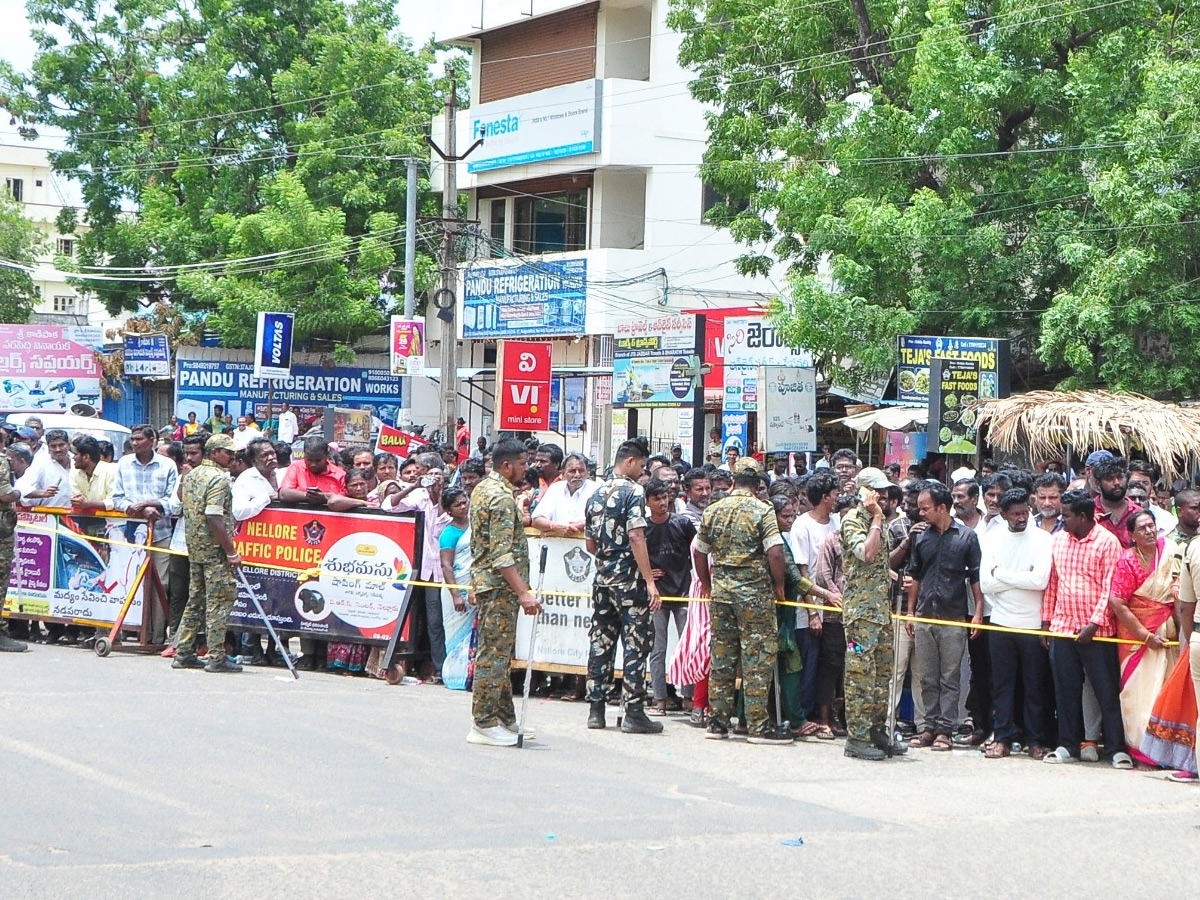 Nellore Police Over Action At YS Jagan Nellore Tour Photos2