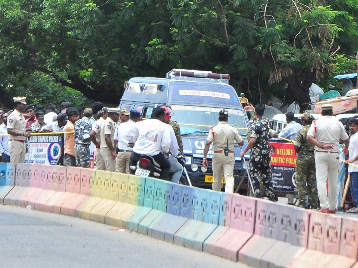Nellore Police Over Action At YS Jagan Nellore Tour Photos3