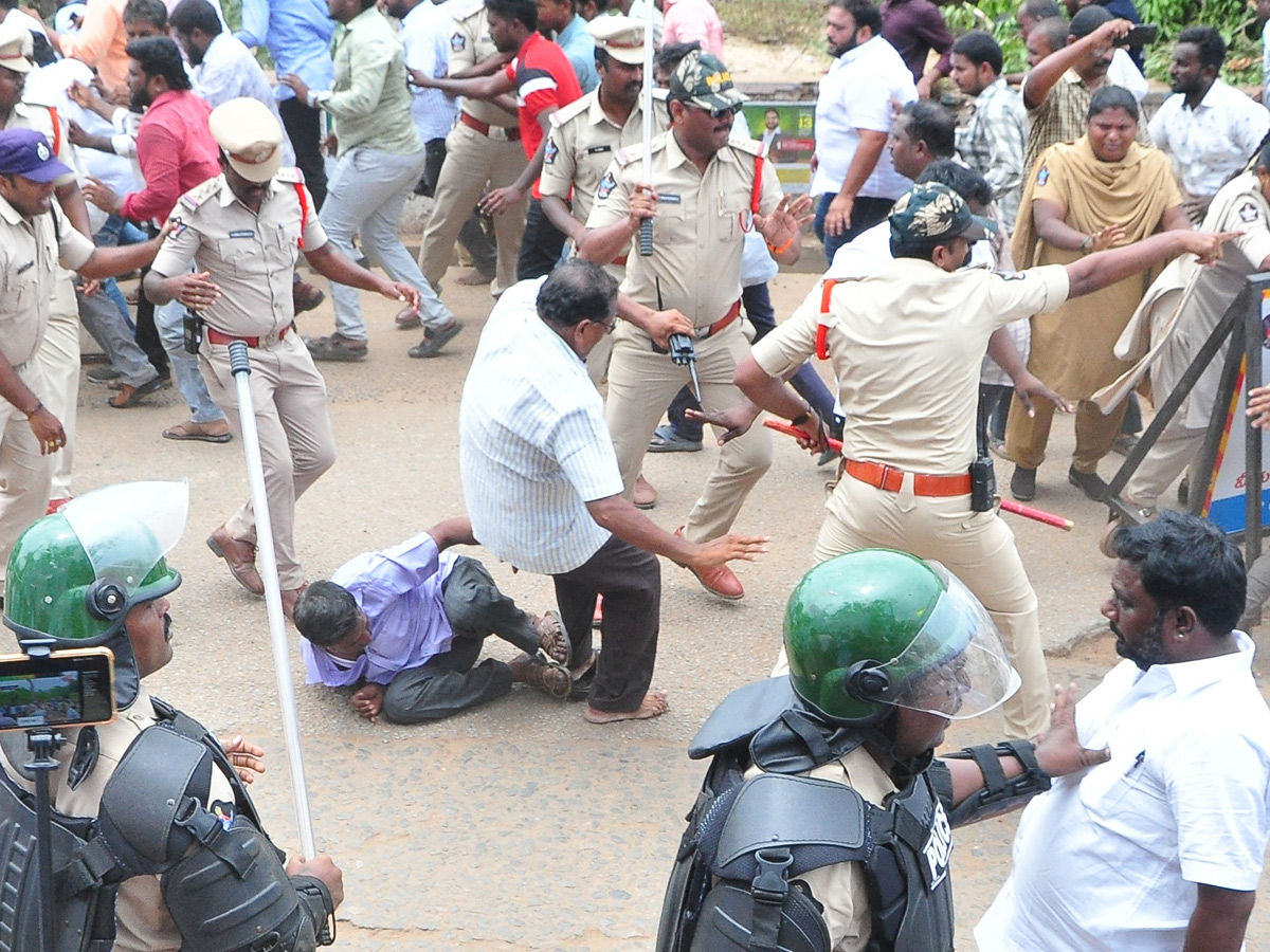 Nellore Police Over Action At YS Jagan Nellore Tour Photos4