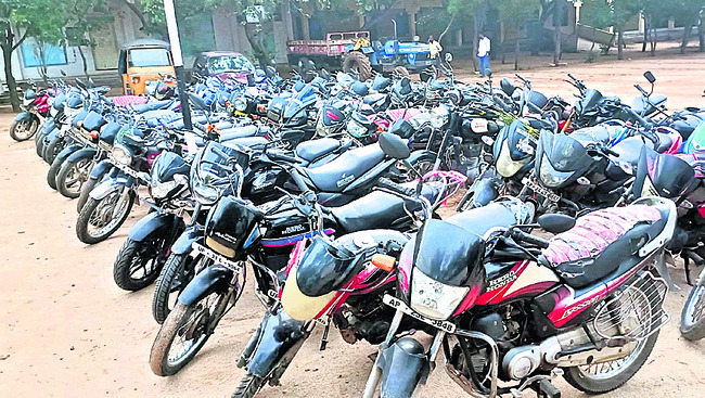 ప్రతి పౌరుడు యూనిఫాం లేని పోలీసే1