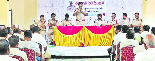 నేరాల నియంత్రణకు సహకరించాలి1