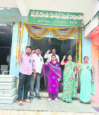 సర్ధార్నగర్ను సందర్శించిన తమిళనాడు బృందం 1