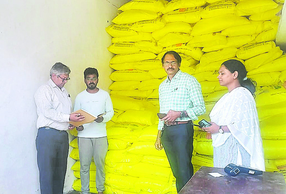 ‘పంటల బీమాఅమలు చేయాలి’
2