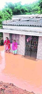 తగ్గని వర్షాలు.. పొంగిన గెడ్డలు 6