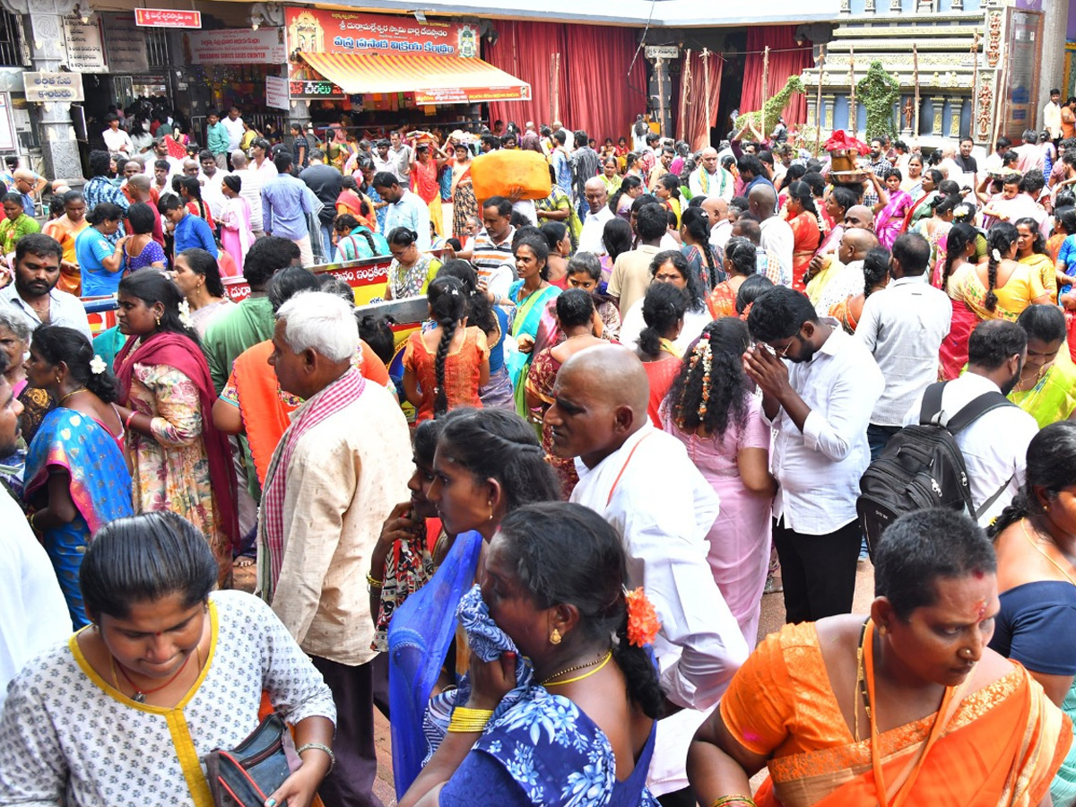 Ashada Masam Devotees Huge Crowd To Durga Temple In Vijayawada Photos15