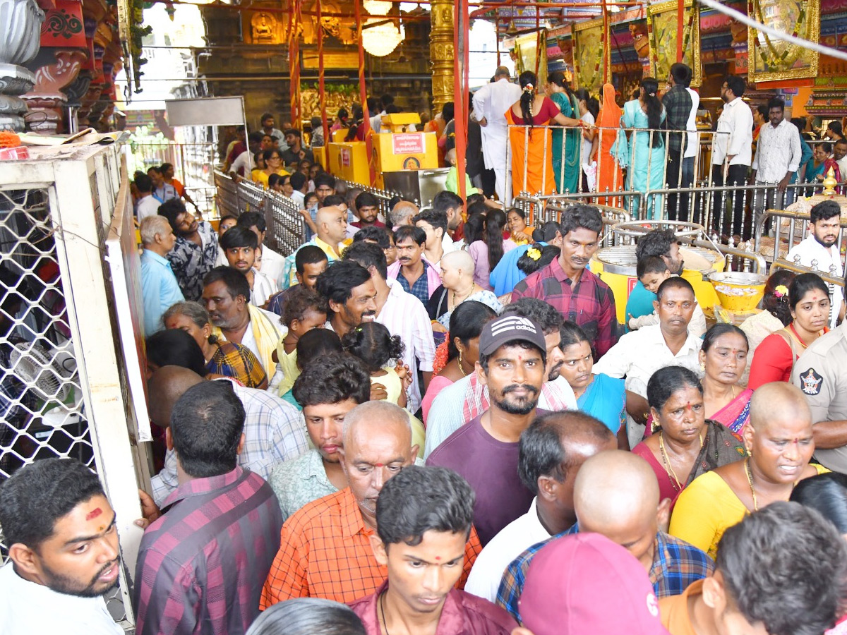 Ashada Masam Devotees Huge Crowd To Durga Temple In Vijayawada Photos18