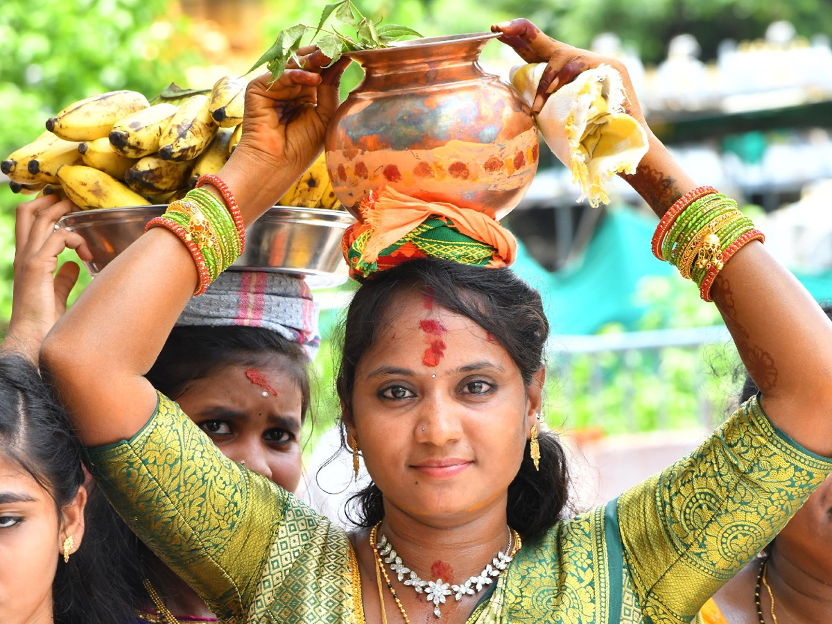 Ashada Masam Devotees Huge Crowd To Durga Temple In Vijayawada Photos5