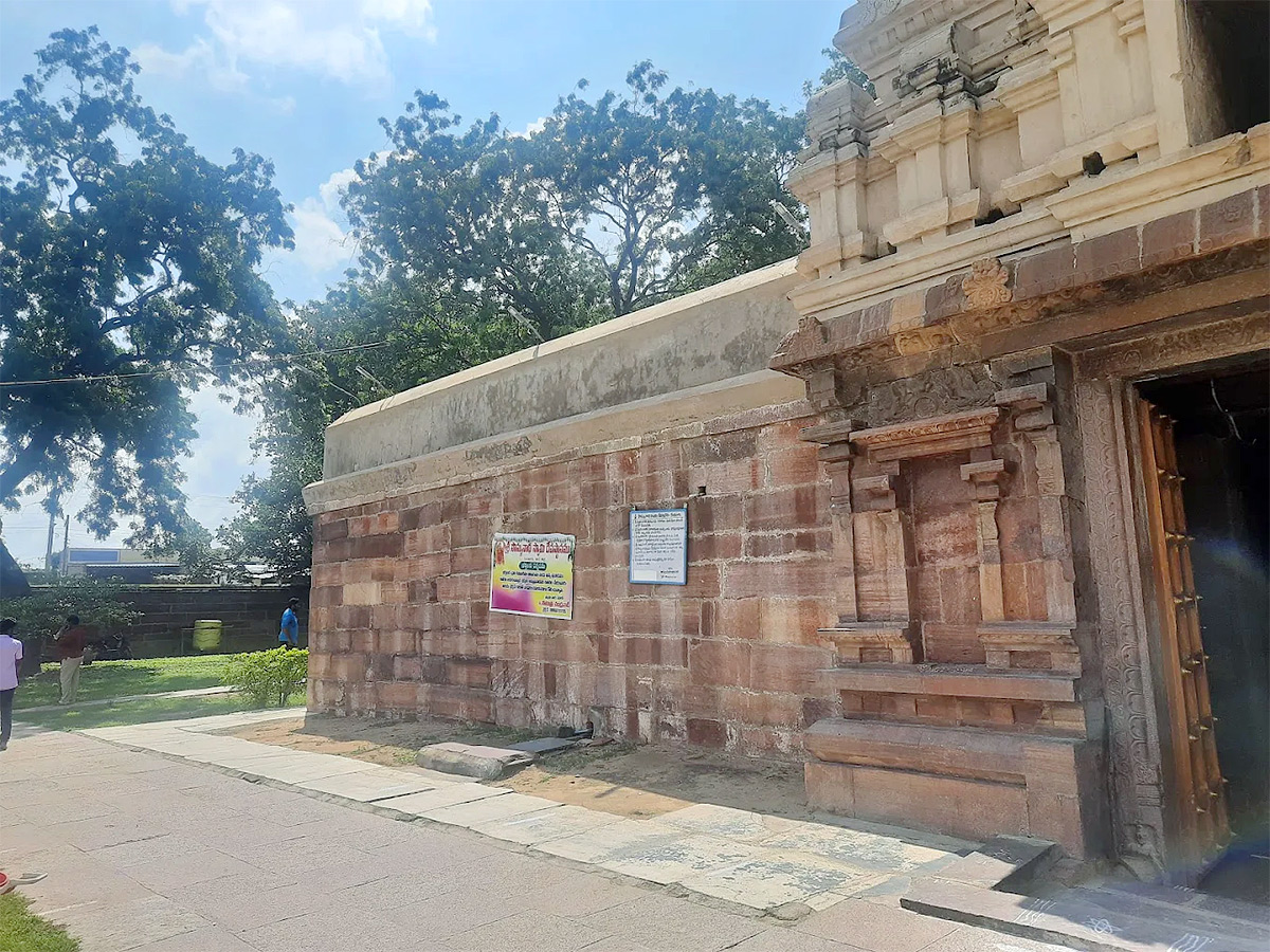 Devotional : Sri Sowmyanatha Swamy Temple Nandalur Photos 12
