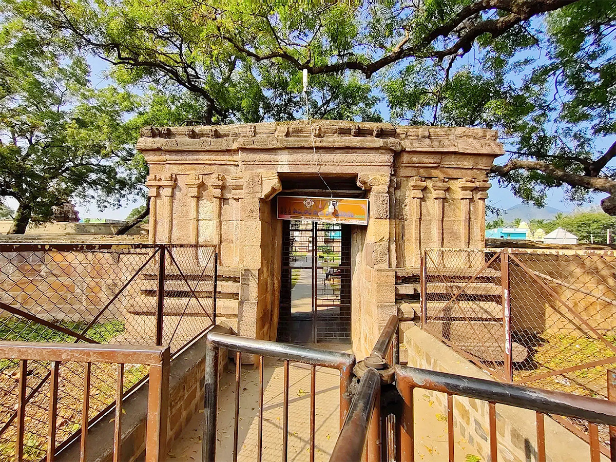 Devotional : Sri Sowmyanatha Swamy Temple Nandalur Photos 5