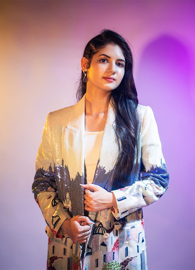 Tollywood Entry Harshaali Malhotra Akhanda 2 Movie Photos10