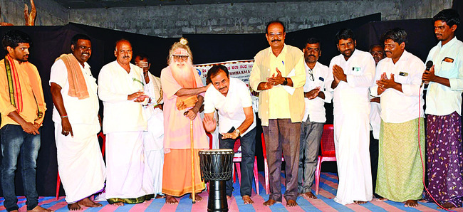 కళలు, కళాకారులను కాపాడుకోవాలి1