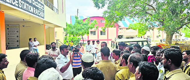 కొనసాగిన ఆటోల తనిఖీ1