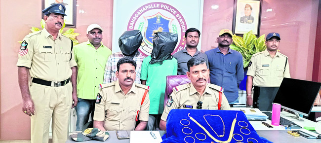 గోసంరక్షణనిధి పథకానికి రూ.లక్ష విరాళం 1