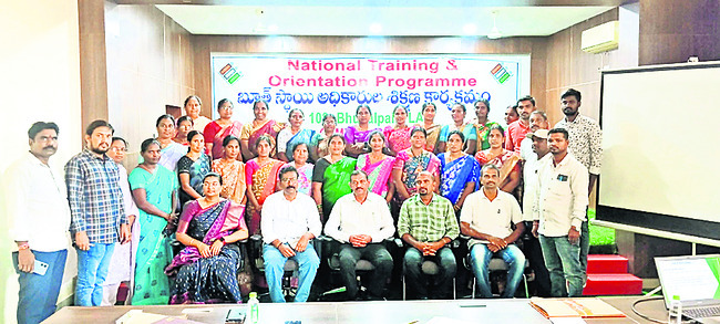 మేడిగడ్డ వద్ద నిలకడగా వరద ఉధృతి
1