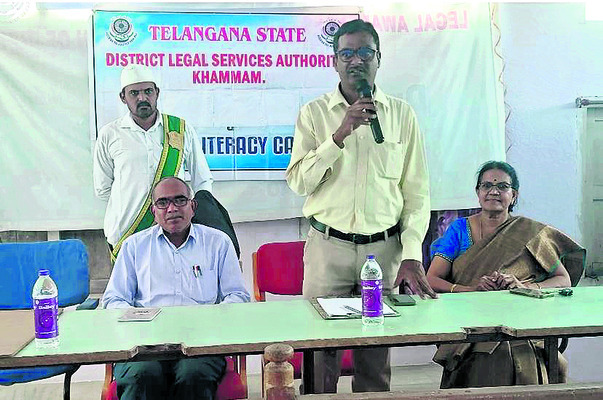 పారాలీగల్ వలంటీర్లుగా నమోదు చేసుకోవాలి
2