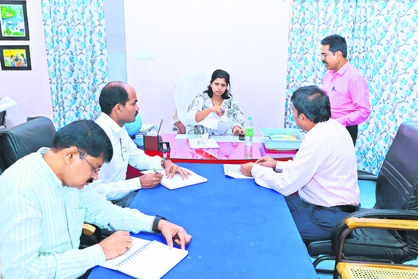 గురుకులాల్లో వసతులపై ఆరా1