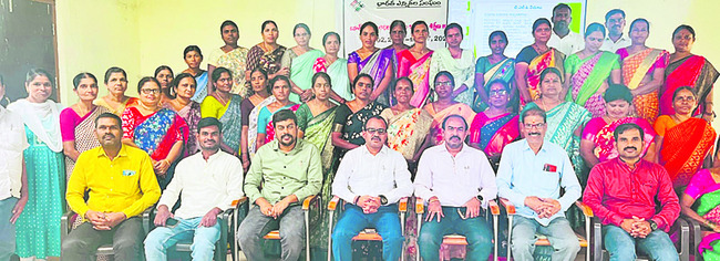 ఖర్గేకు సన్మానం
2