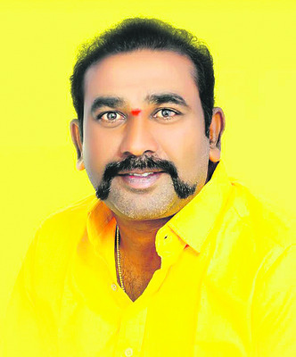 రోడ్డు ప్రమాదంలో లష్కర్ మృతి
1