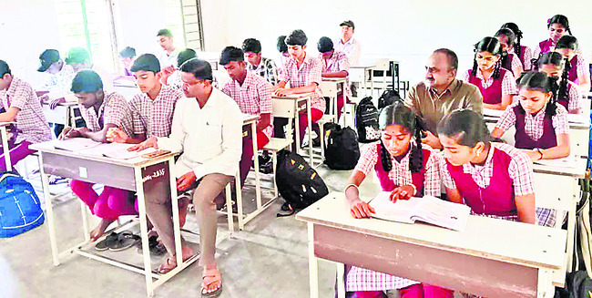 ముగిసిన సర్టిఫికెట్ల వెరిఫికేషన్1
