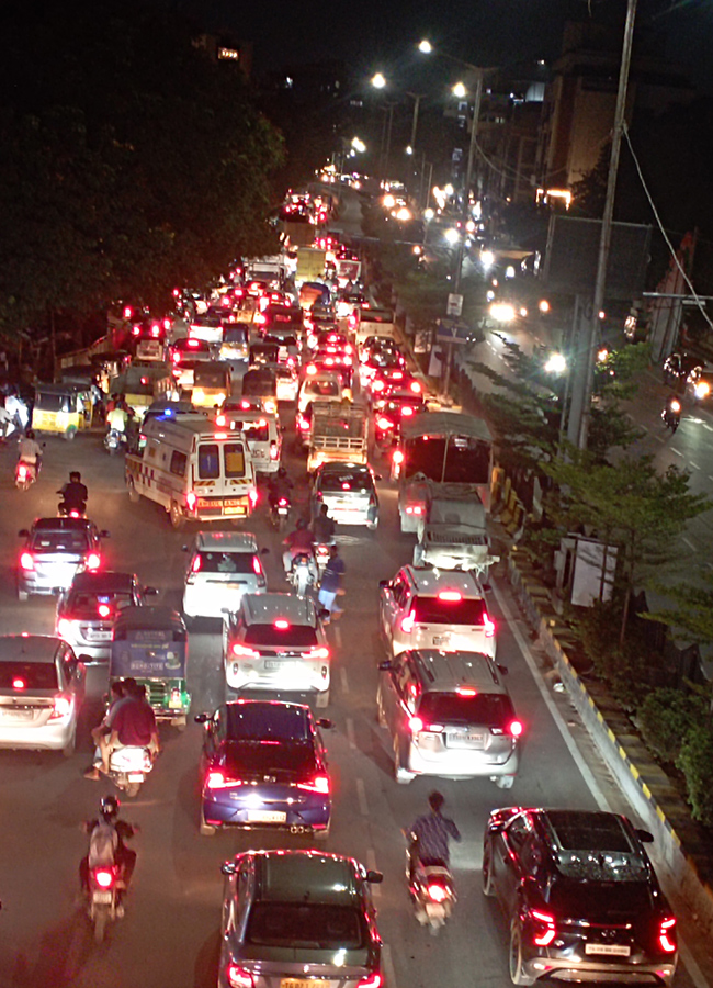 Heavy Traffic Jam in Hyderabad Photos15