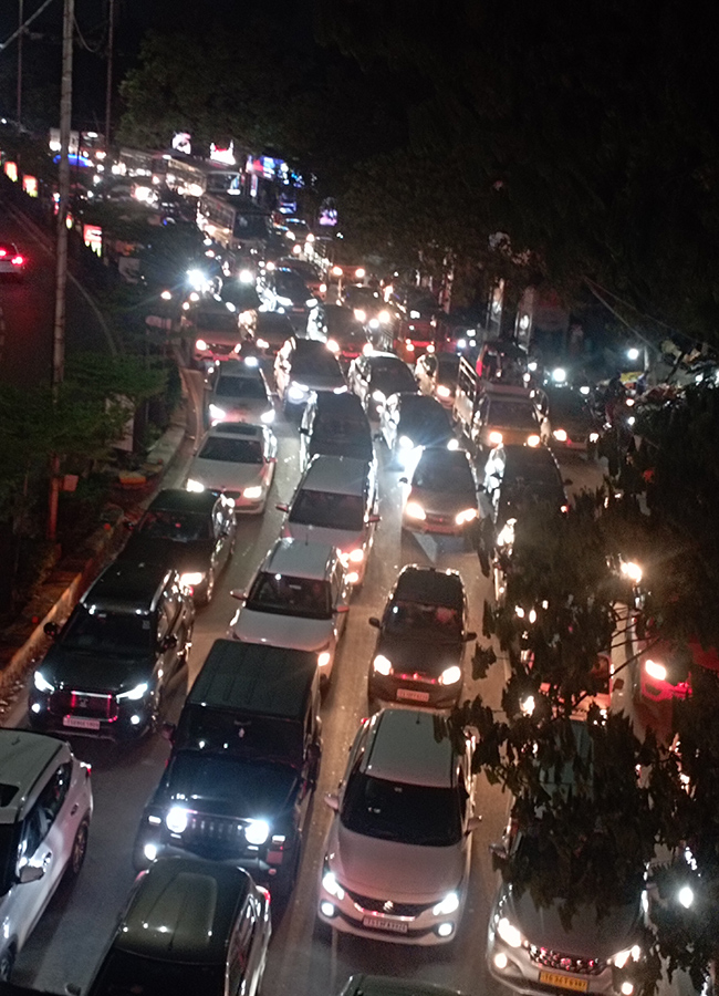 Heavy Traffic Jam in Hyderabad Photos18