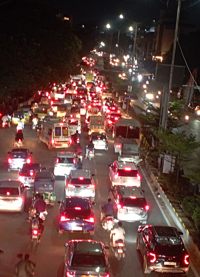 Heavy Traffic Jam in Hyderabad Photos5