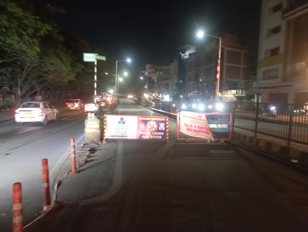 Heavy Traffic Jam in Hyderabad Photos6