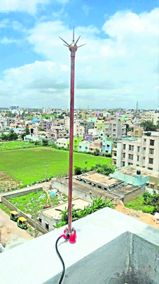 ఇళ్లపై పడకూడదంటే..1