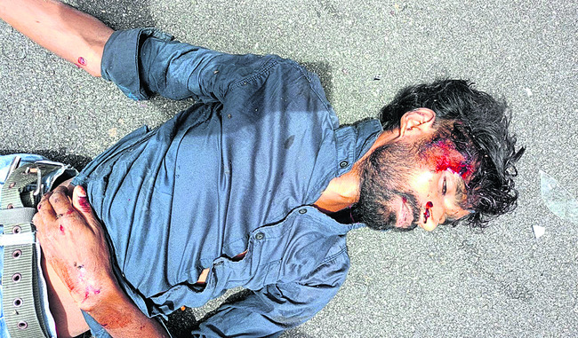బొలెరో.. బైక్ ఢీ: ఇద్దరు మృతి 2