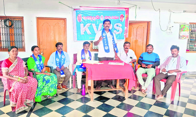 ప్రజల ప్రాణాలపై పట్టింపు లేదు..
1