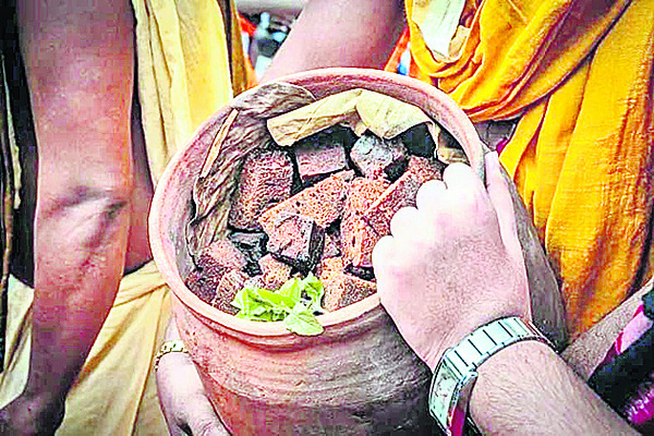 రాజకీయాల్లో యువత చురుకై న పాత్ర పోషించాలి3