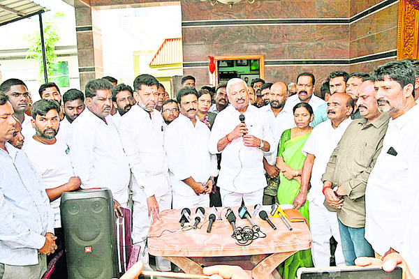 మెగా పీటీఎంకు పరిశీలన అధికారెందుకు?
2