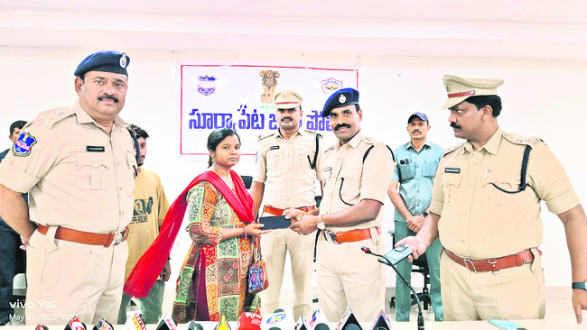 పోయిన ఫోన్లు దొరుకుతున్నయ్!1