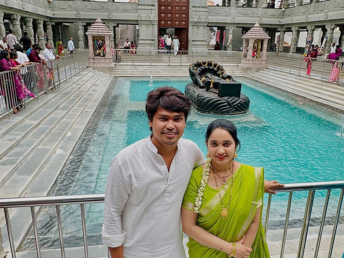 Comedian Kevvu Kartheek And His Wife Visited Temples: Photos10