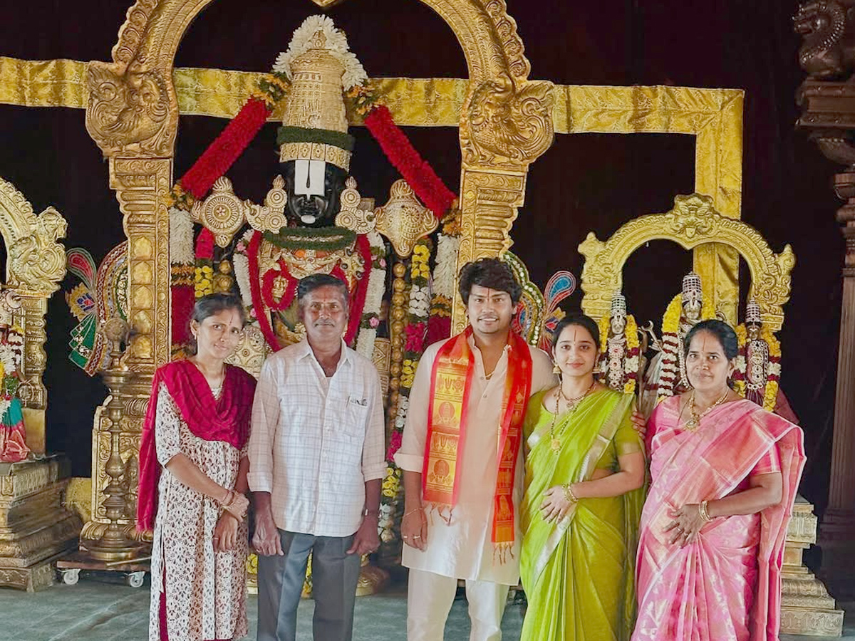 Comedian Kevvu Kartheek And His Wife Visited Temples: Photos11