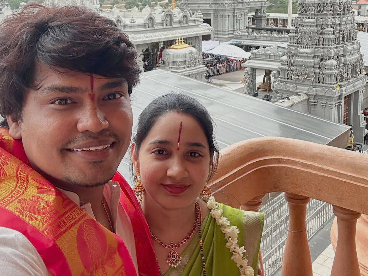 Comedian Kevvu Kartheek And His Wife Visited Temples: Photos13