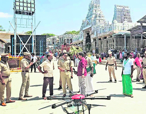 భక్తజన సంద్రం.. తిరుచెందూరు1