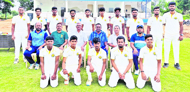 ఏకలవ్యుడికి ఘన నివాళి
1