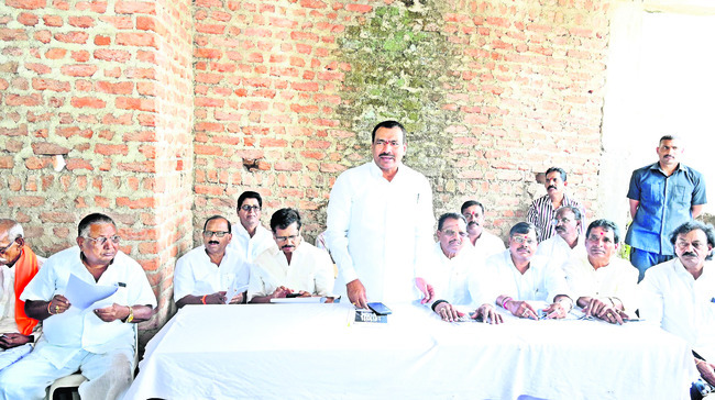 అడ్డేముంది.. ఆక్రమించేద్దాం!5