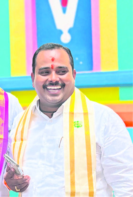 అడ్డేముంది.. ఆక్రమించేద్దాం!8