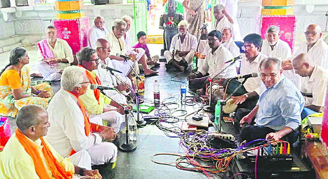 భక్తజన సంద్రం.. వైకుంఠపురం1