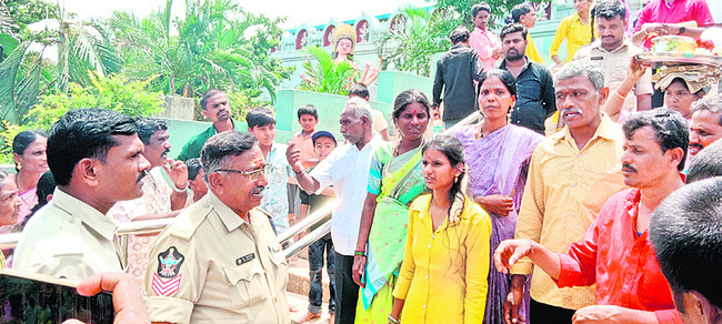 పెండింగ్‌ కేసుల పరిష్కారానికి కృషి 
1