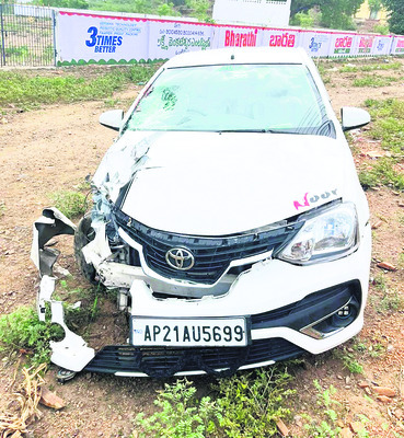 మడుగులో  యువకుడి గల్లంతు
1